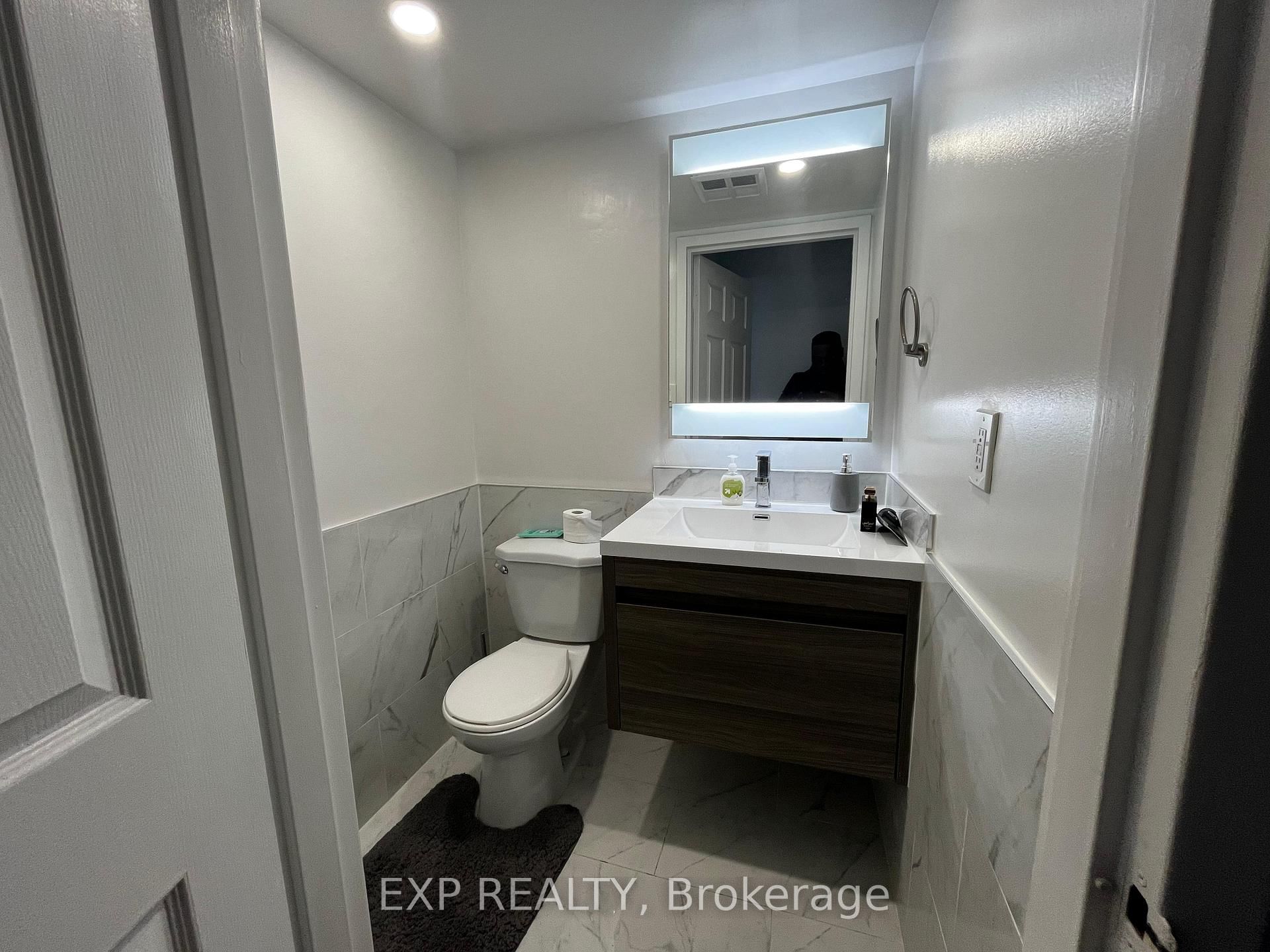 25 Agnes Street, Unit 201
