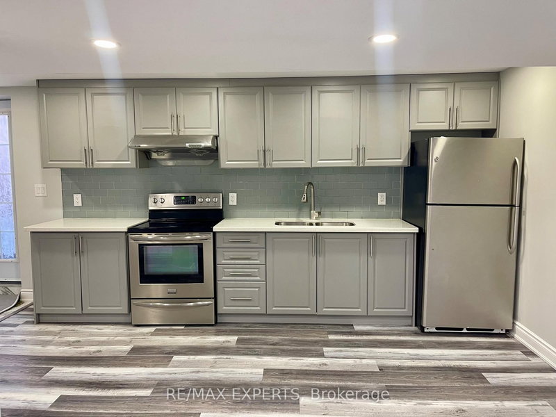 41 Sugarcane Ave W, Brampton, L6R 3E8 | Image 2