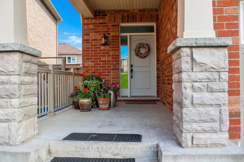868 Paupst Pl, Milton, L9T 8S4 | Image 3