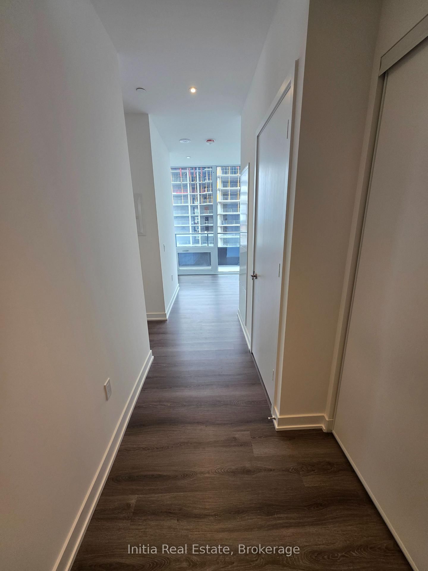 448 Burnhamthorpe Road W, Unit 2112