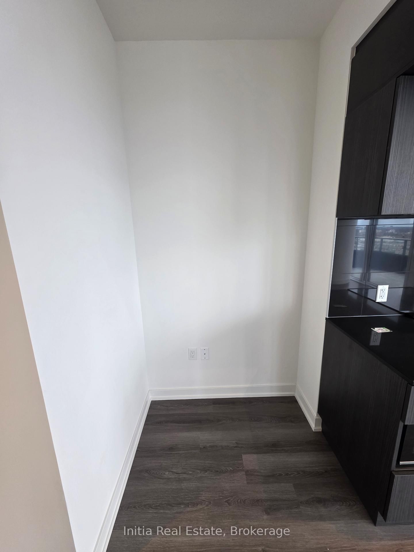 448 Burnhamthorpe Road W, Unit 2112 - Photo 10