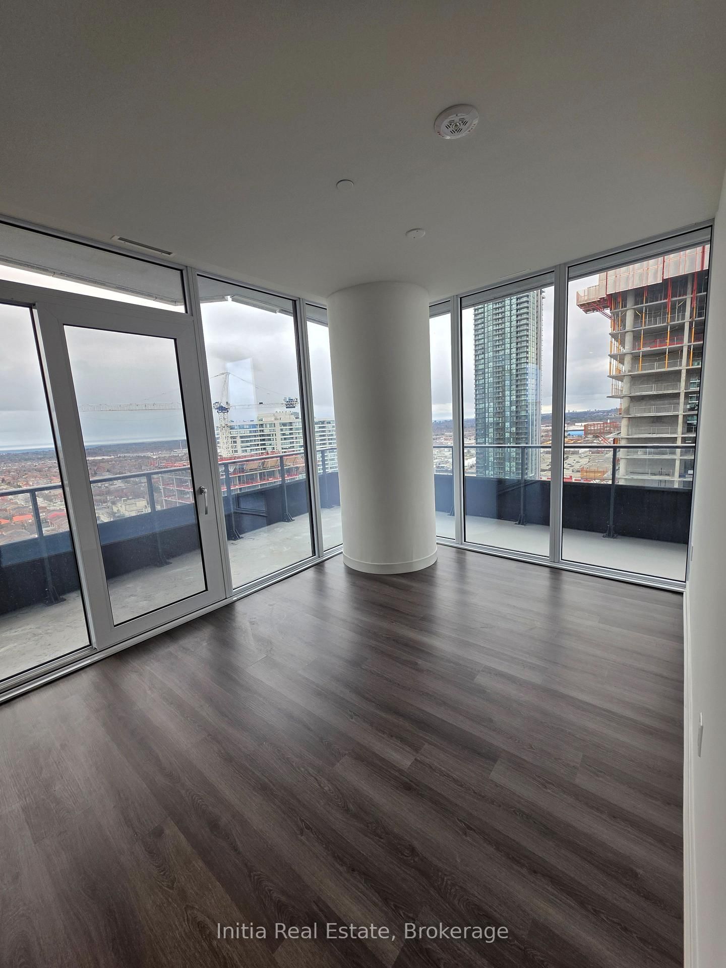 448 Burnhamthorpe Road W, Unit 2112 - Photo 12