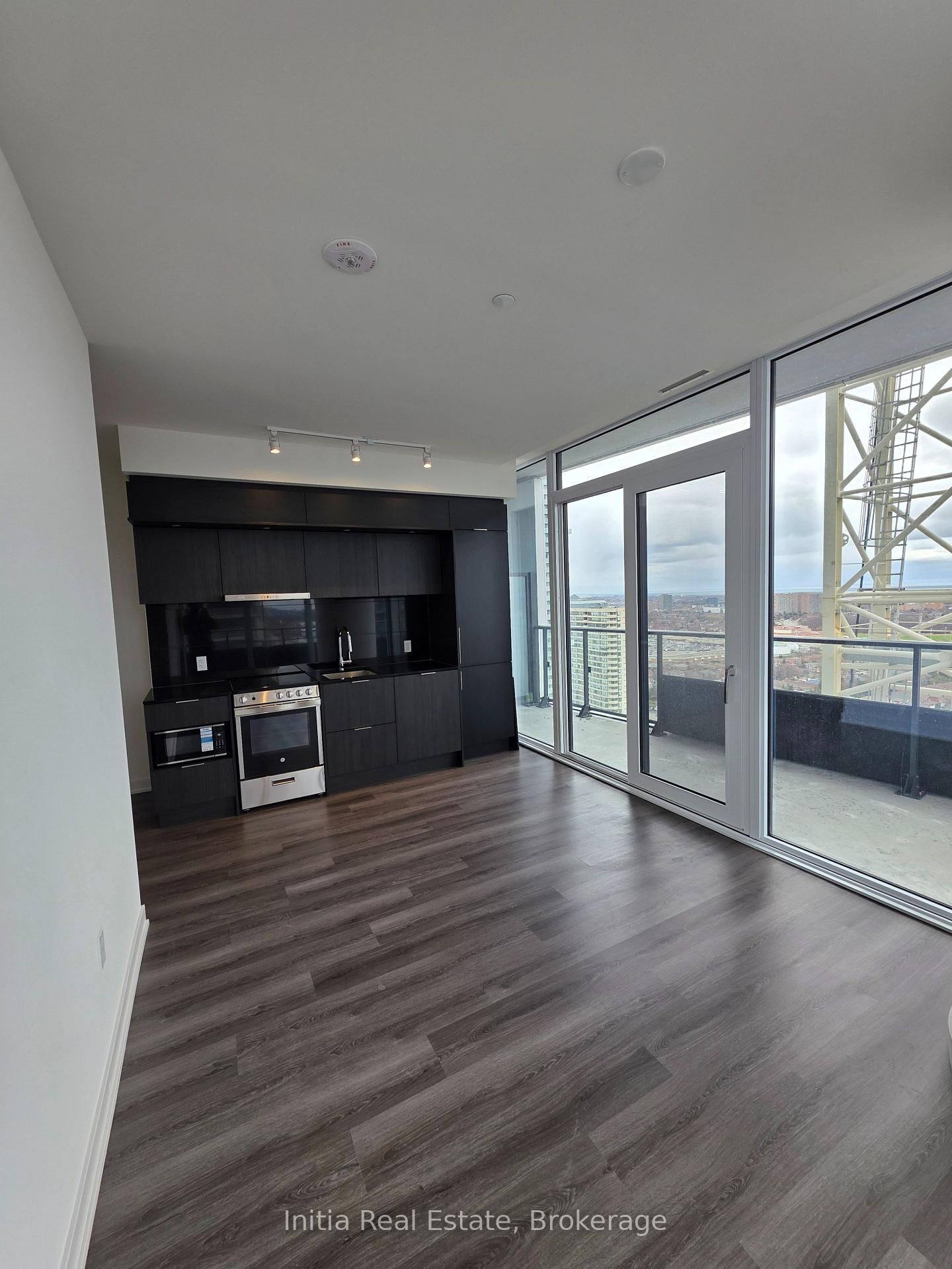 448 Burnhamthorpe Road W, Unit 2112 - Photo 14