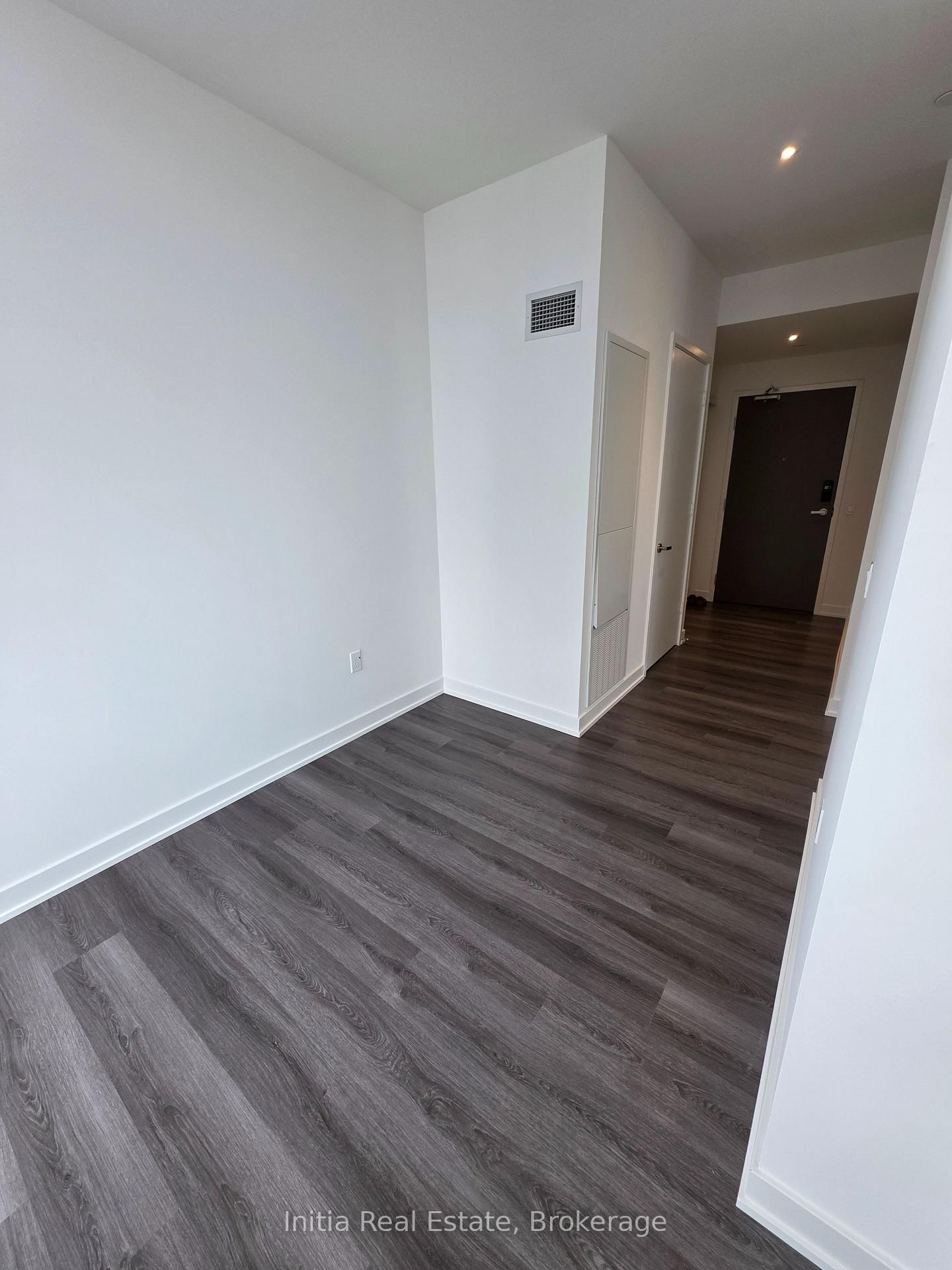 448 Burnhamthorpe Road W, Unit 2112 - Photo 3