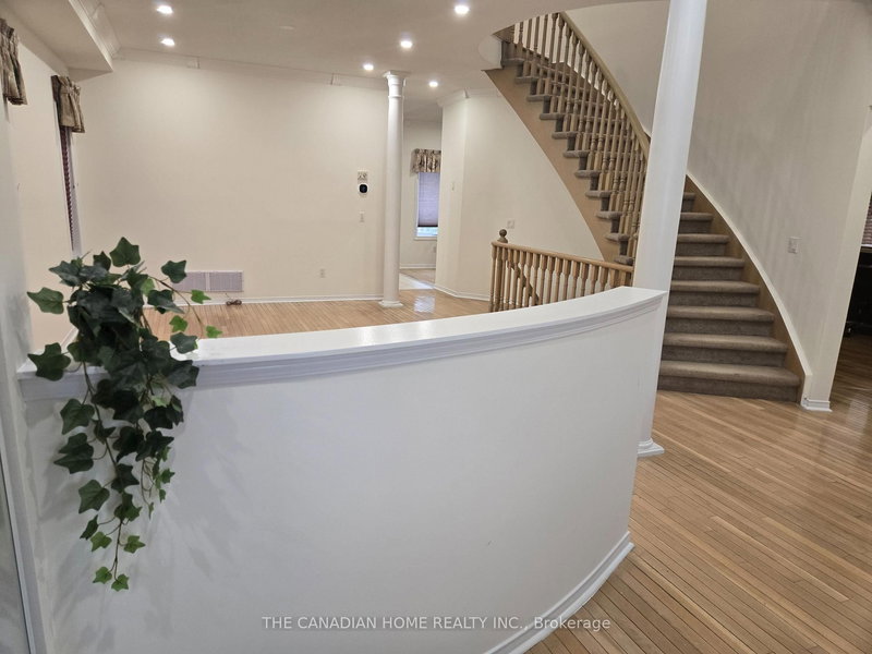 5244 Forestwalk Circ, Mississauga, L4Z 4A3 | Image 2