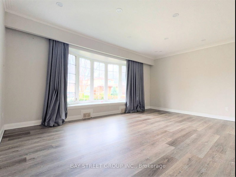 MAIN - 8 Storey Cres, Toronto, M9B 3C8 | Image 3