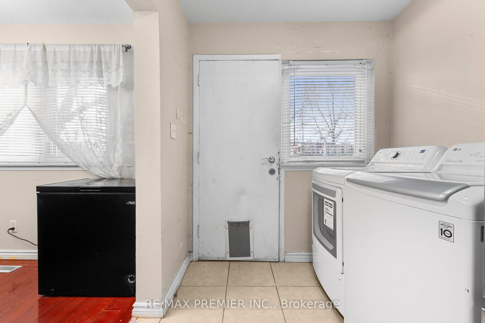 Listing Image 16