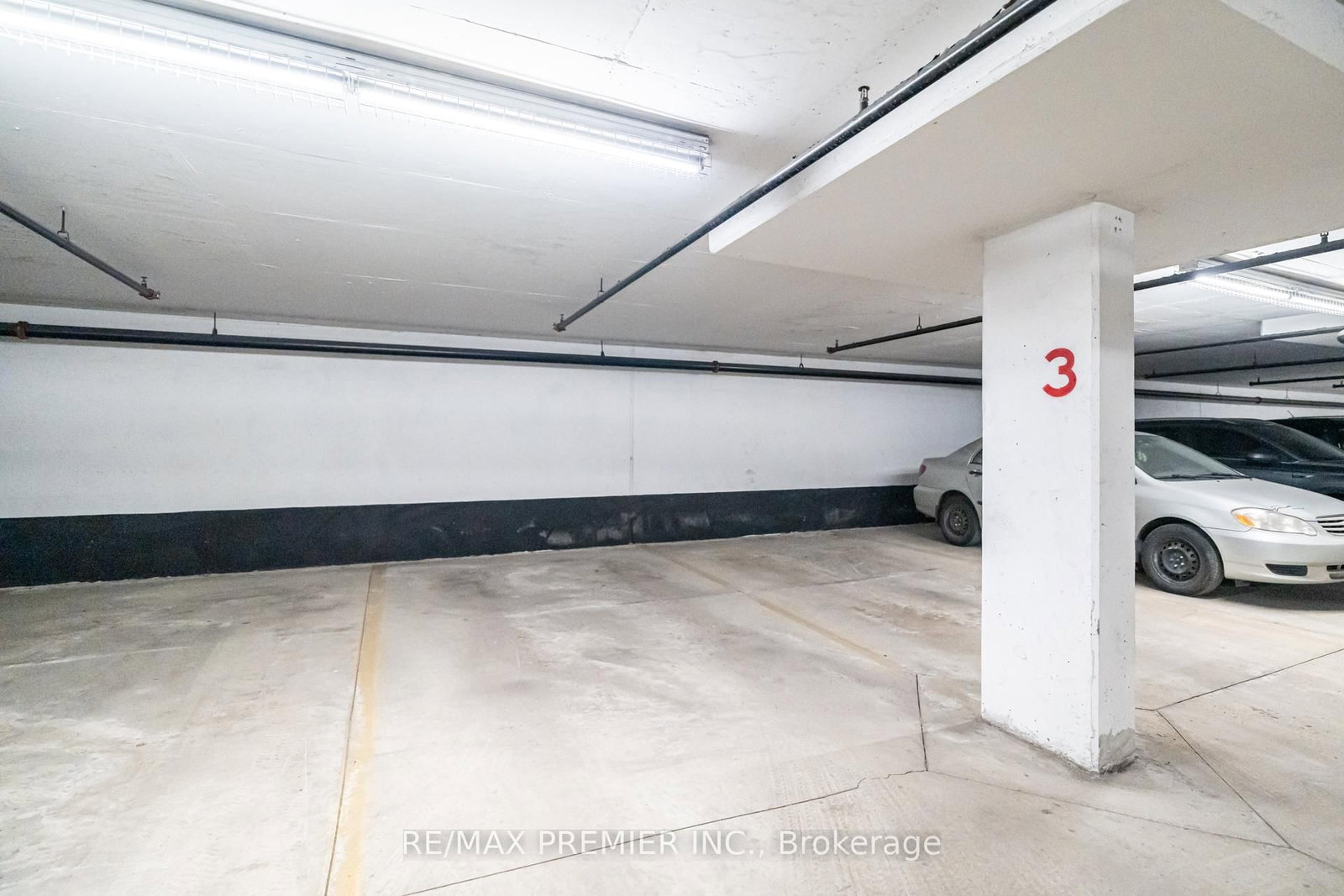 15 Michael Power Place, Unit PH06 - Photo 24