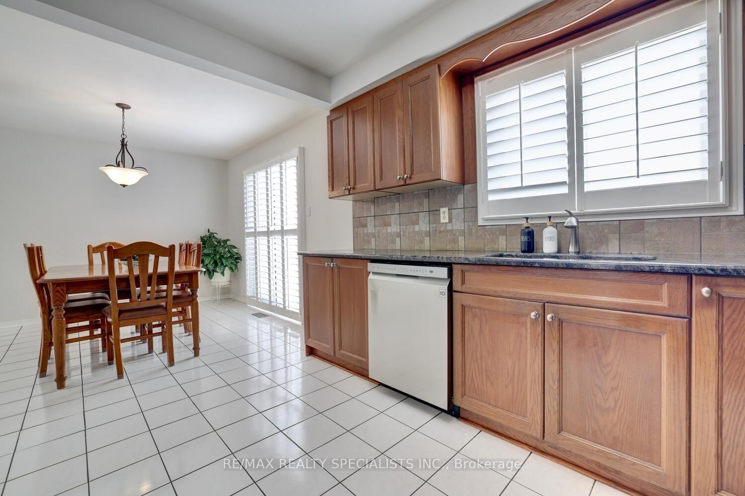 Detached House for sale at 4556 Wainscot Drive, Mississauga, Ontario, L5V 1C7 - East Credit - MLS: W12959444