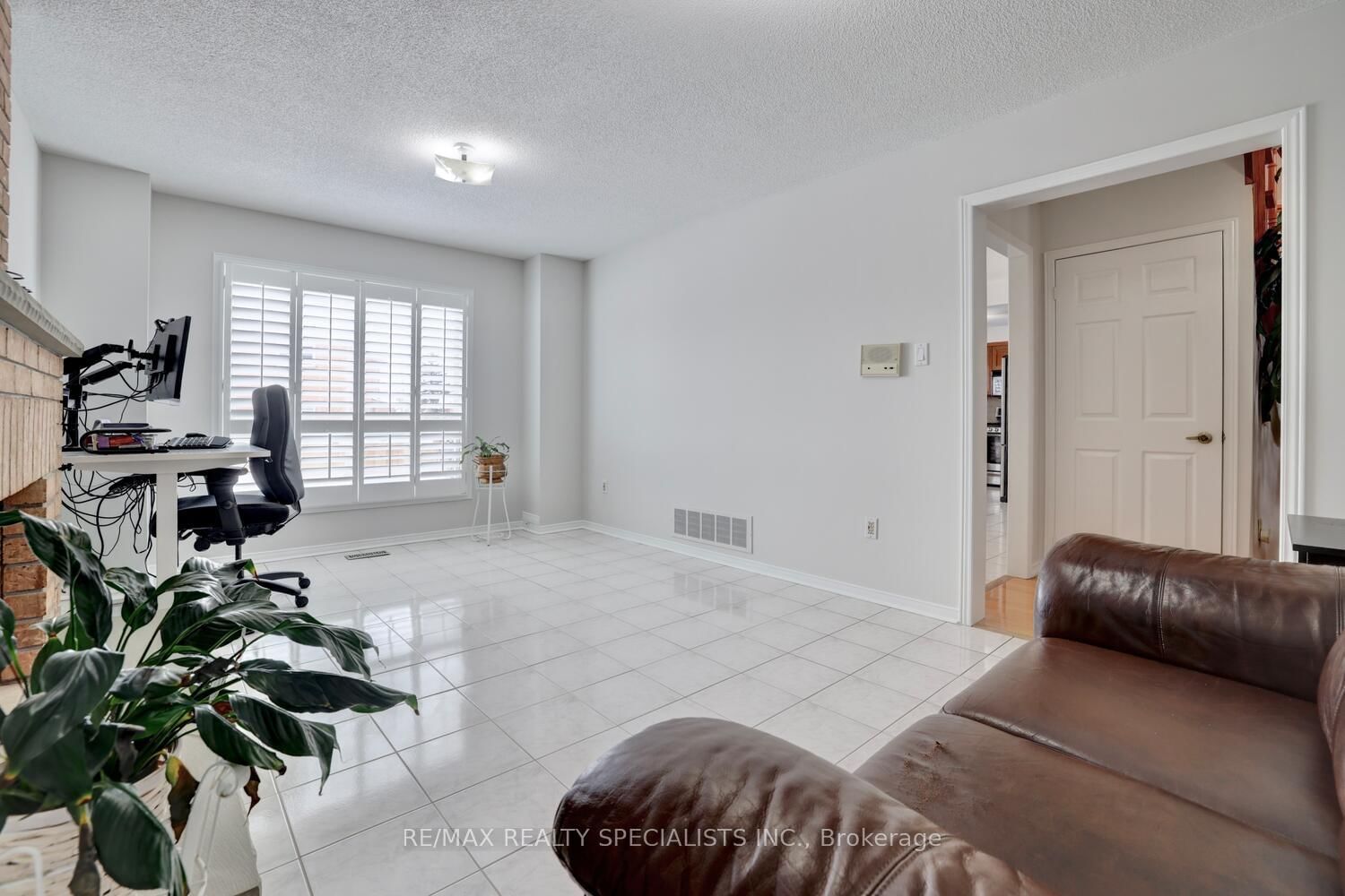 Detached House for sale at 4556 Wainscot Drive, Mississauga, Ontario, L5V 1C7 - East Credit - MLS: W12959444