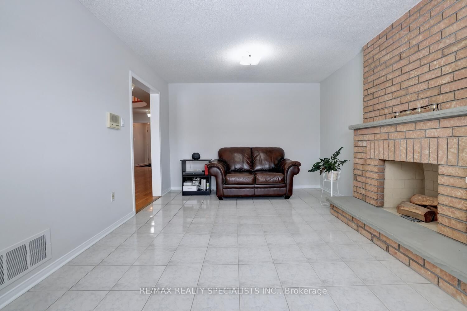 Detached House for sale at 4556 Wainscot Drive, Mississauga, Ontario, L5V 1C7 - East Credit - MLS: W12959444