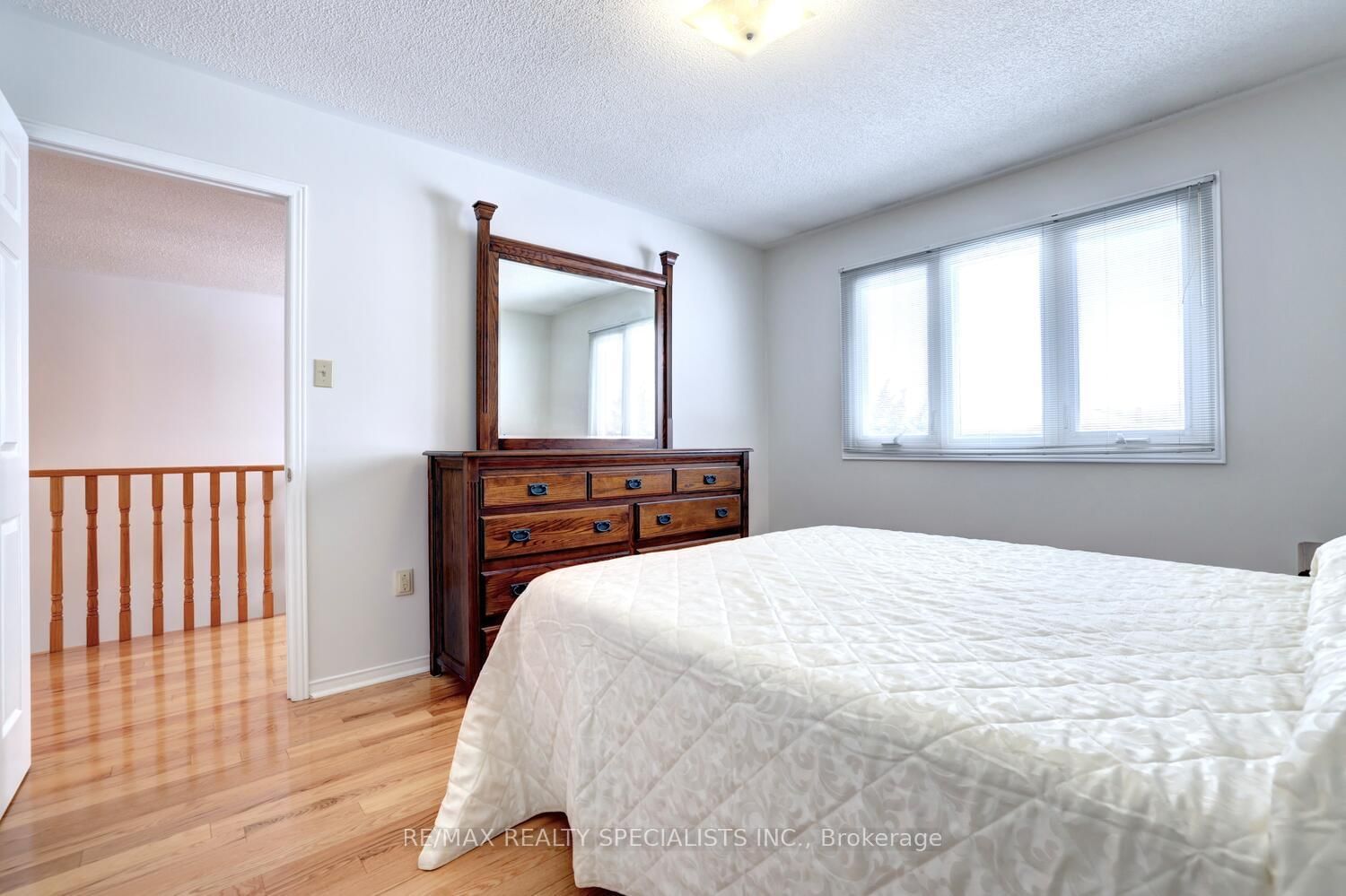 Detached House for sale at 4556 Wainscot Drive, Mississauga, Ontario, L5V 1C7 - East Credit - MLS: W12959444