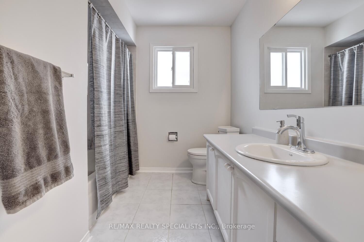 Detached House for sale at 4556 Wainscot Drive, Mississauga, Ontario, L5V 1C7 - East Credit - MLS: W12959444