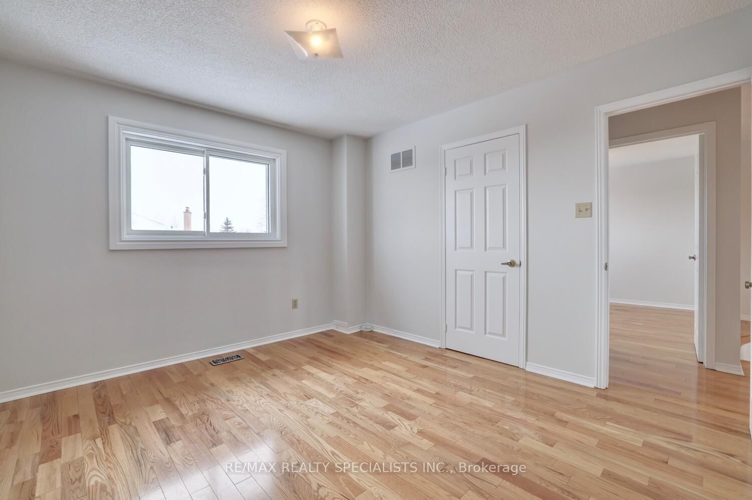 Detached House for sale at 4556 Wainscot Drive, Mississauga, Ontario, L5V 1C7 - East Credit - MLS: W12959444