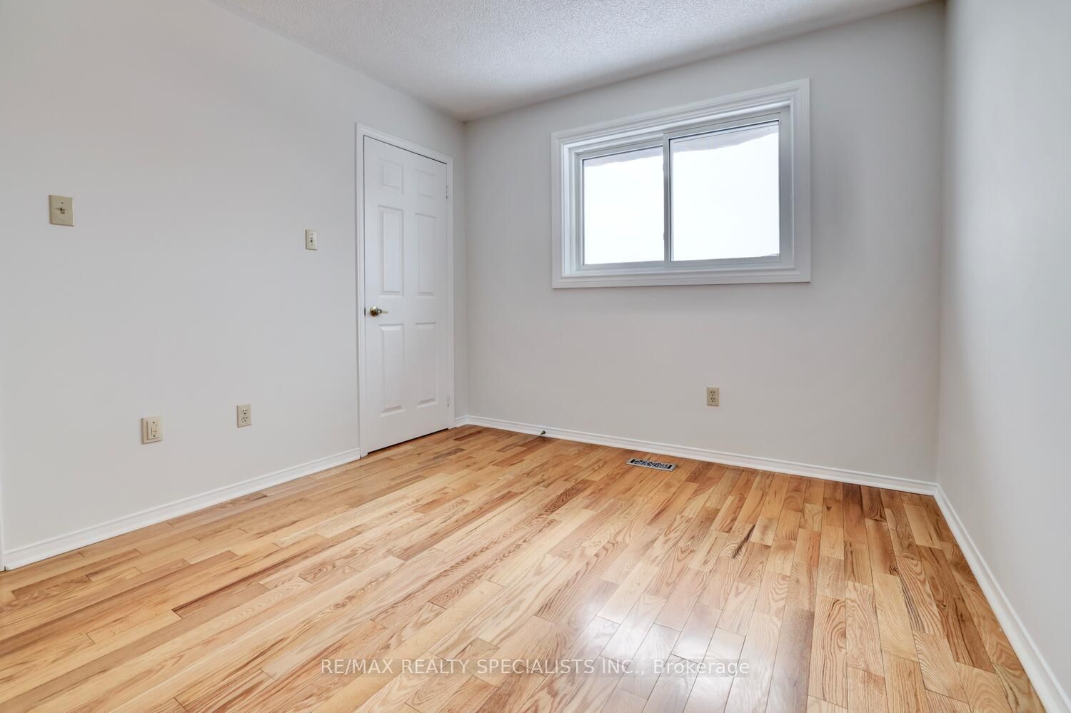 Detached House for sale at 4556 Wainscot Drive, Mississauga, Ontario, L5V 1C7 - East Credit - MLS: W12959444