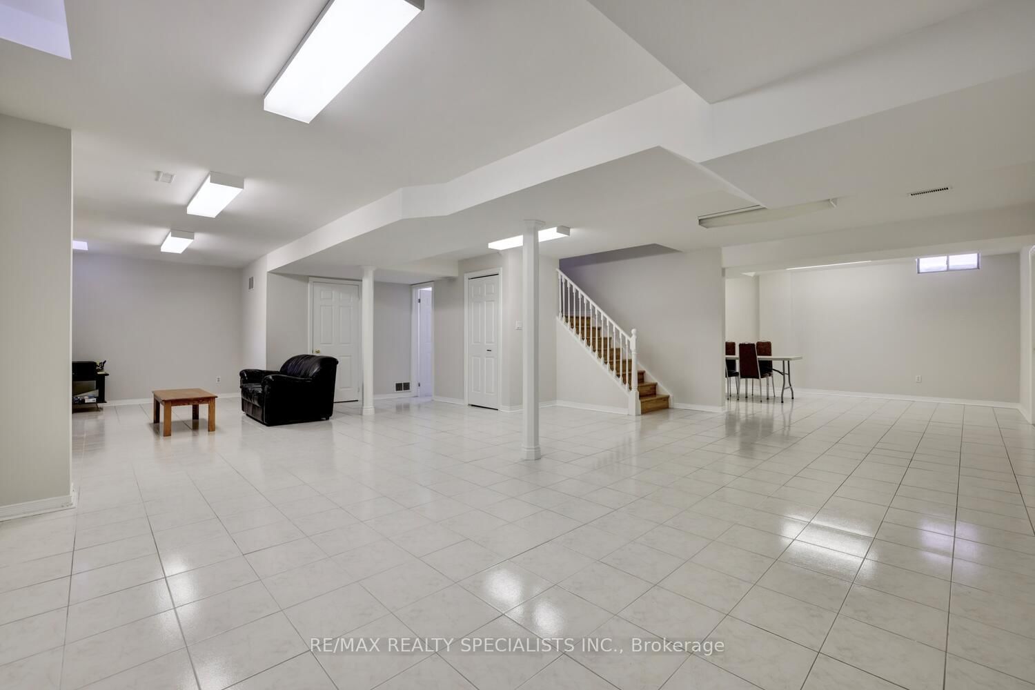 Detached House for sale at 4556 Wainscot Drive, Mississauga, Ontario, L5V 1C7 - East Credit - MLS: W12959444