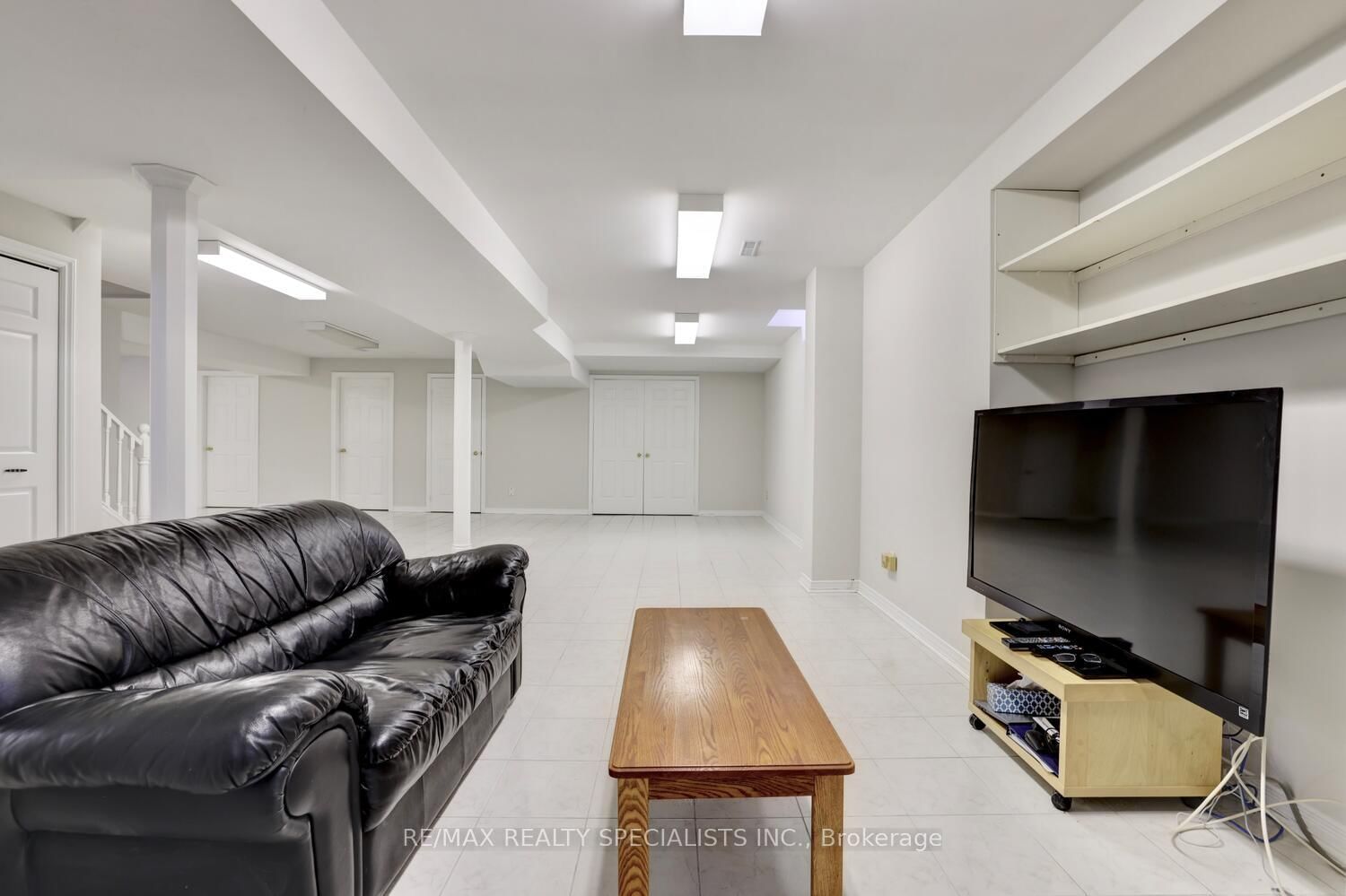 Detached House for sale at 4556 Wainscot Drive, Mississauga, Ontario, L5V 1C7 - East Credit - MLS: W12959444