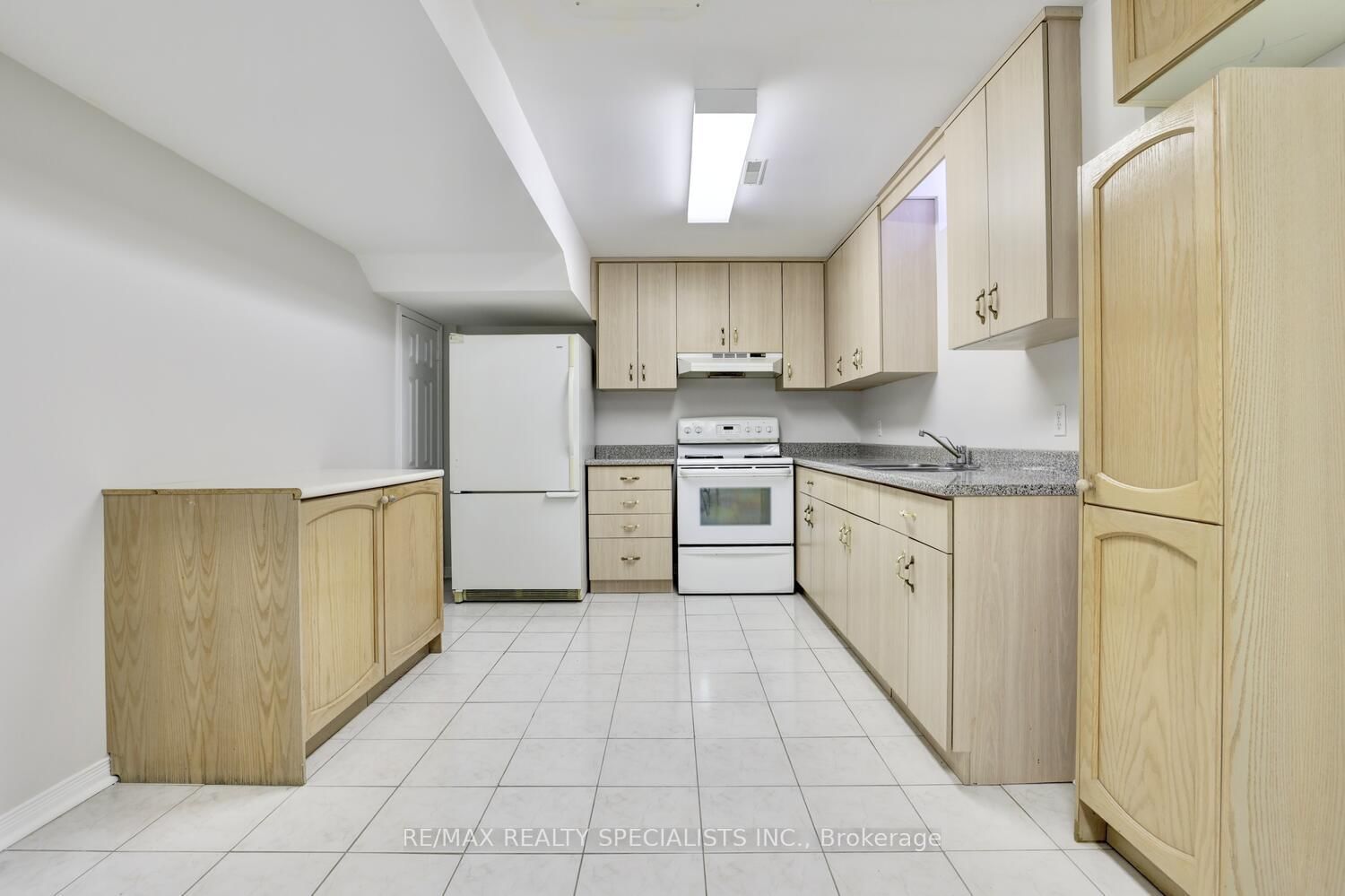 Detached House for sale at 4556 Wainscot Drive, Mississauga, Ontario, L5V 1C7 - East Credit - MLS: W12959444