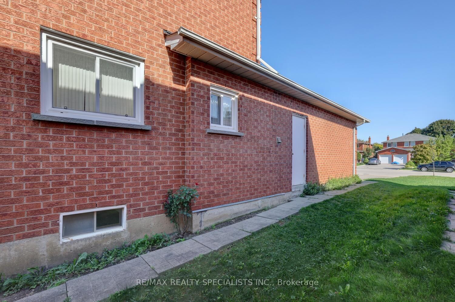 Detached House for sale at 4556 Wainscot Drive, Mississauga, Ontario, L5V 1C7 - East Credit - MLS: W12959444