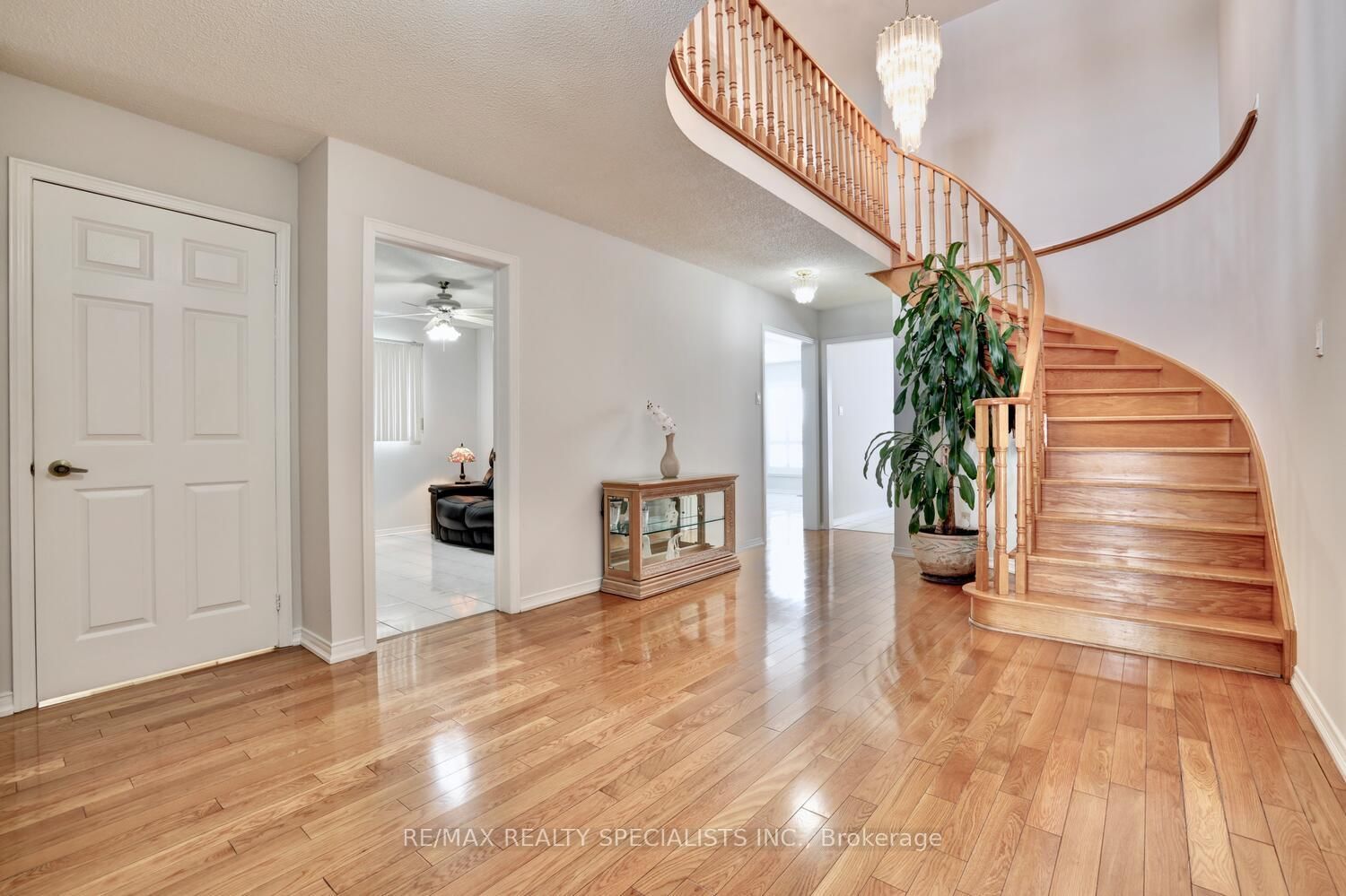 Detached House for sale at 4556 Wainscot Drive, Mississauga, Ontario, L5V 1C7 - East Credit - MLS: W12959444