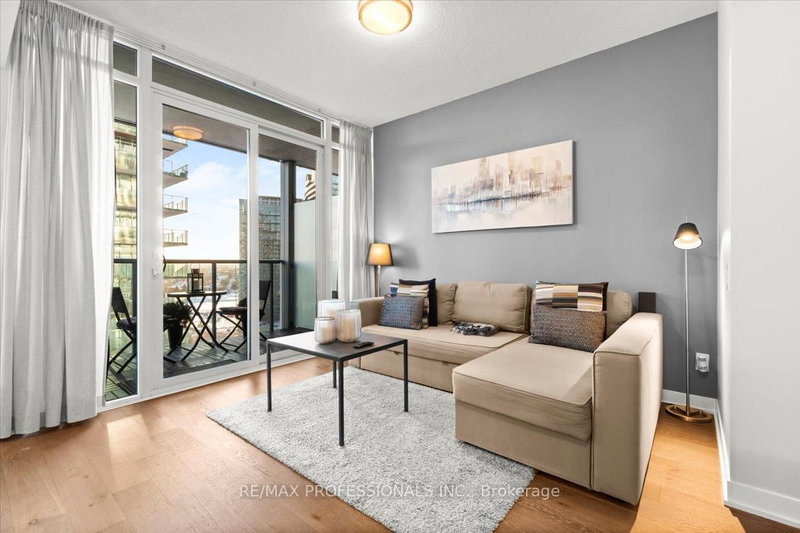 home for lease on 1903-90 Park Lawn Road