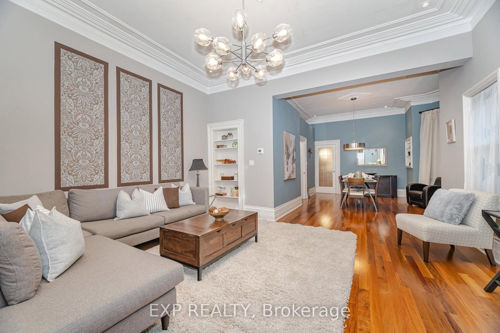 Detached House for sale at 51 Chapel Street, Brampton, Ontario, L6W 2H5 - Downtown Brampton - MLS: W12959454