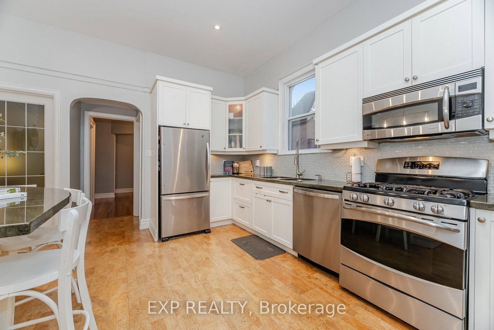 Detached House for sale at 51 Chapel Street, Brampton, Ontario, L6W 2H5 - Downtown Brampton - MLS: W12959454