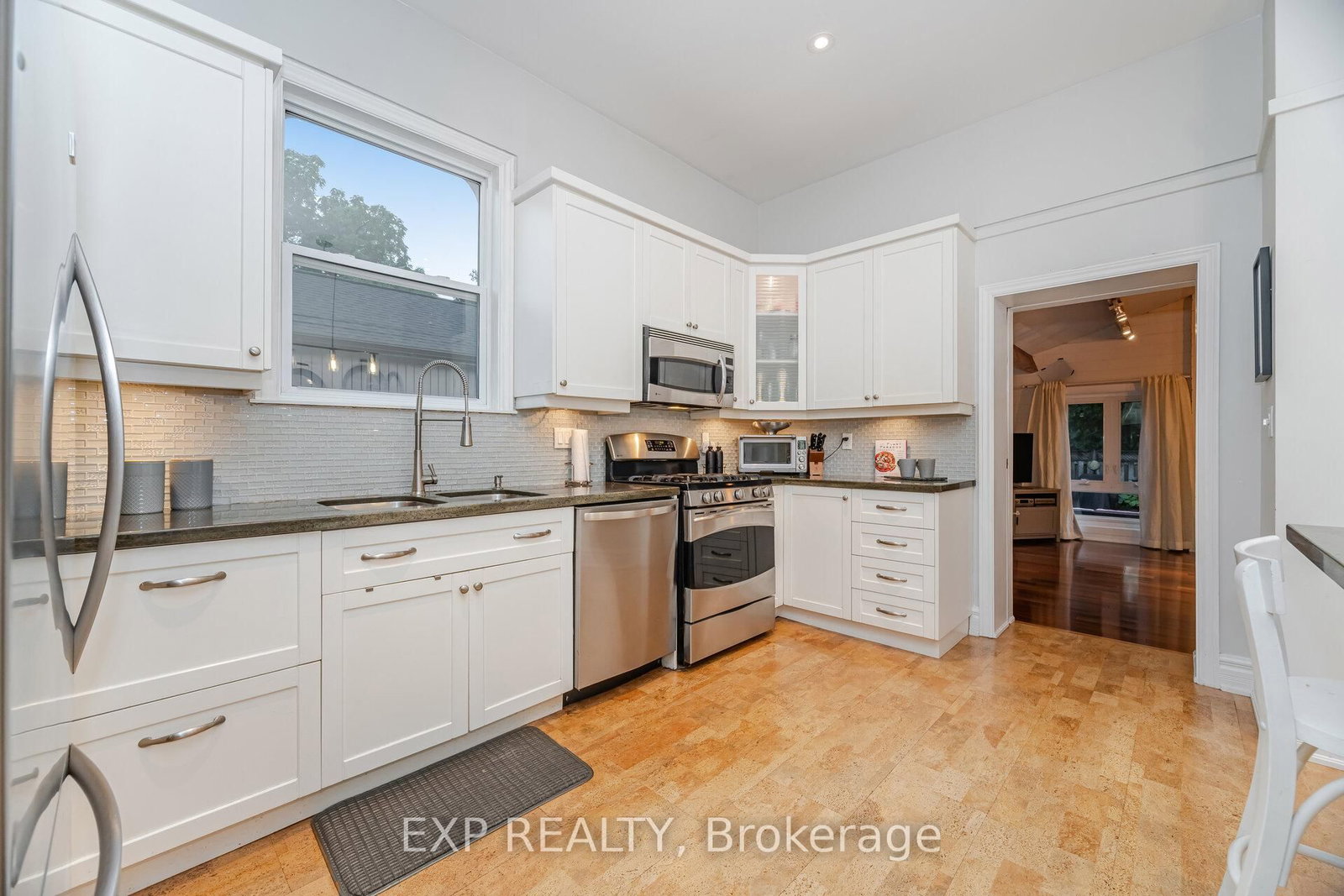 Detached House for sale at 51 Chapel Street, Brampton, Ontario, L6W 2H5 - Downtown Brampton - MLS: W12959454