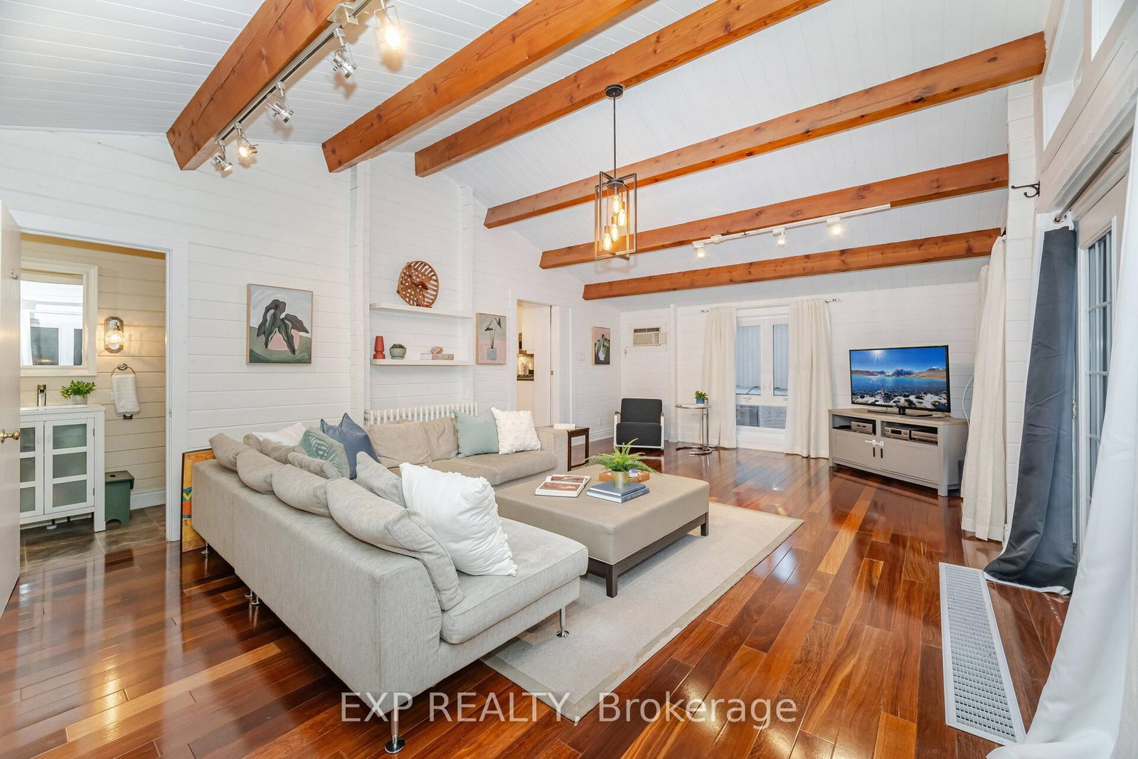 Detached House for sale at 51 Chapel Street, Brampton, Ontario, L6W 2H5 - Downtown Brampton - MLS: W12959454