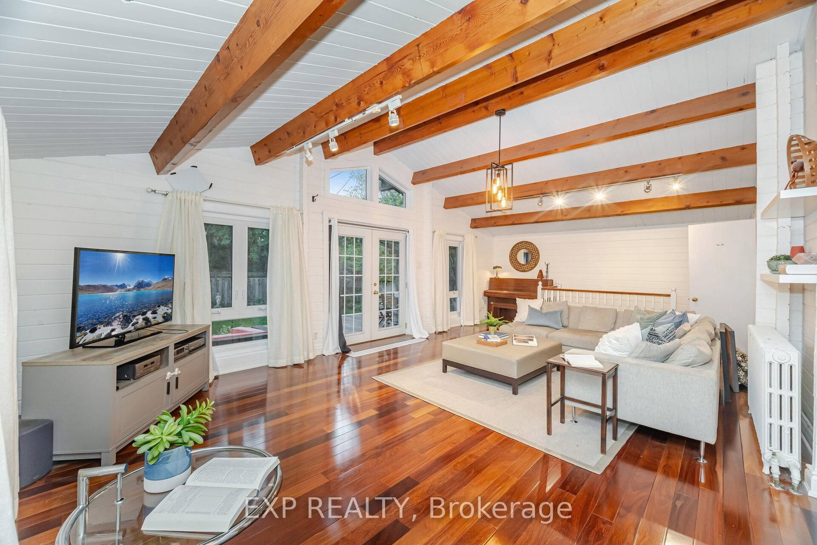 Detached House for sale at 51 Chapel Street, Brampton, Ontario, L6W 2H5 - Downtown Brampton - MLS: W12959454