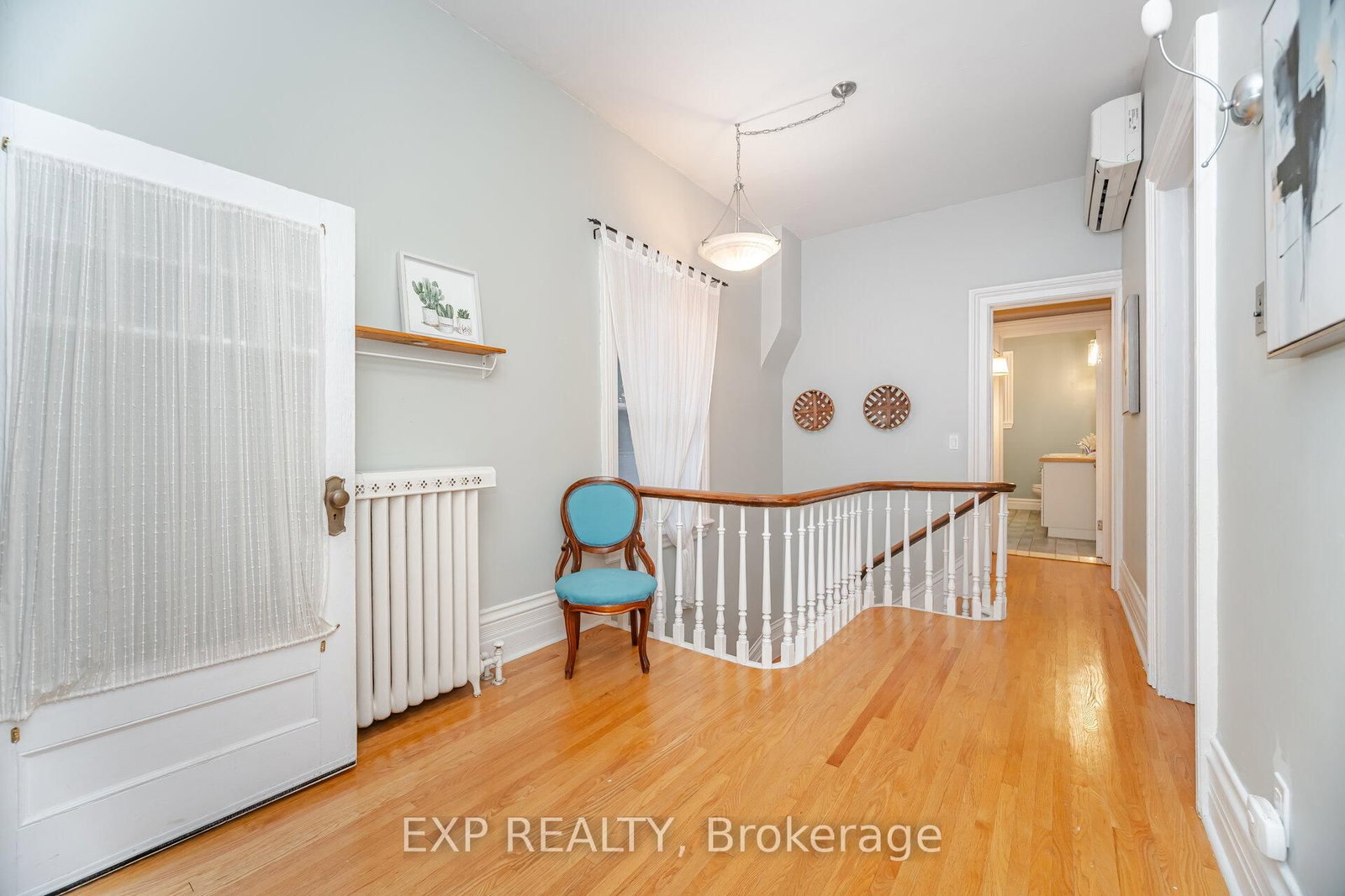 Detached House for sale at 51 Chapel Street, Brampton, Ontario, L6W 2H5 - Downtown Brampton - MLS: W12959454