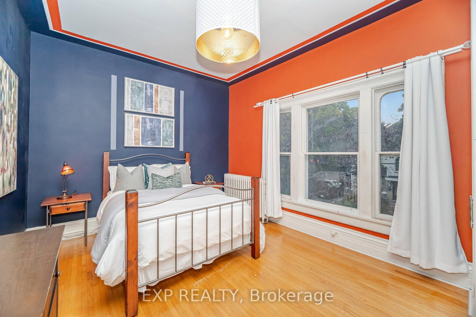 Detached House for sale at 51 Chapel Street, Brampton, Ontario, L6W 2H5 - Downtown Brampton - MLS: W12959454