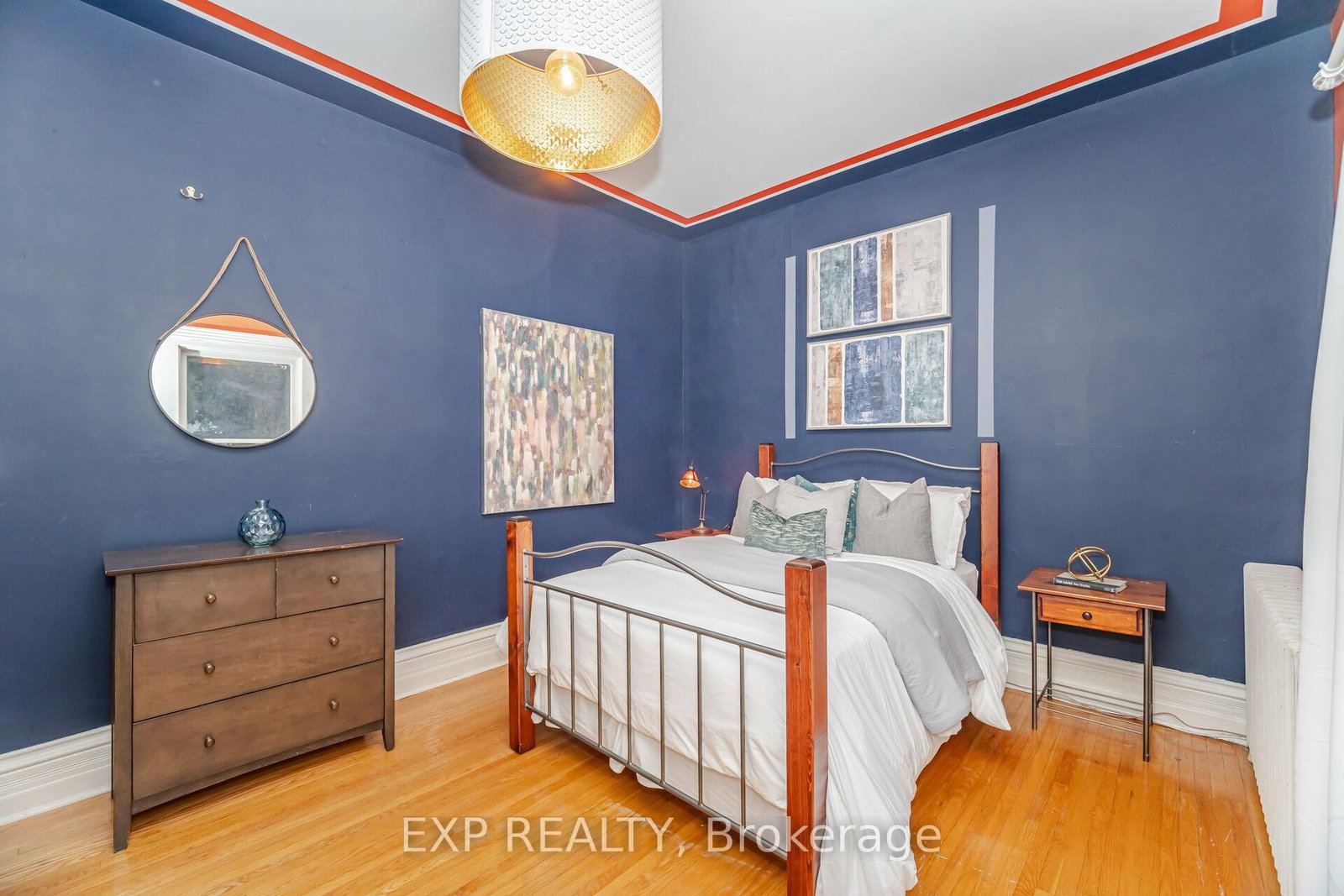 Detached House for sale at 51 Chapel Street, Brampton, Ontario, L6W 2H5 - Downtown Brampton - MLS: W12959454