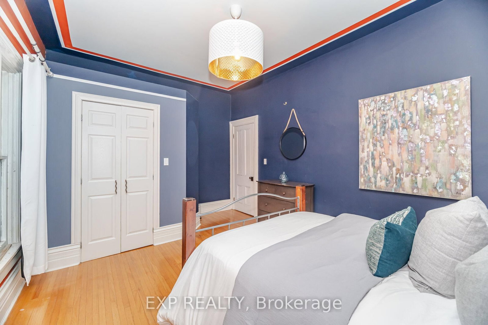 Detached House for sale at 51 Chapel Street, Brampton, Ontario, L6W 2H5 - Downtown Brampton - MLS: W12959454