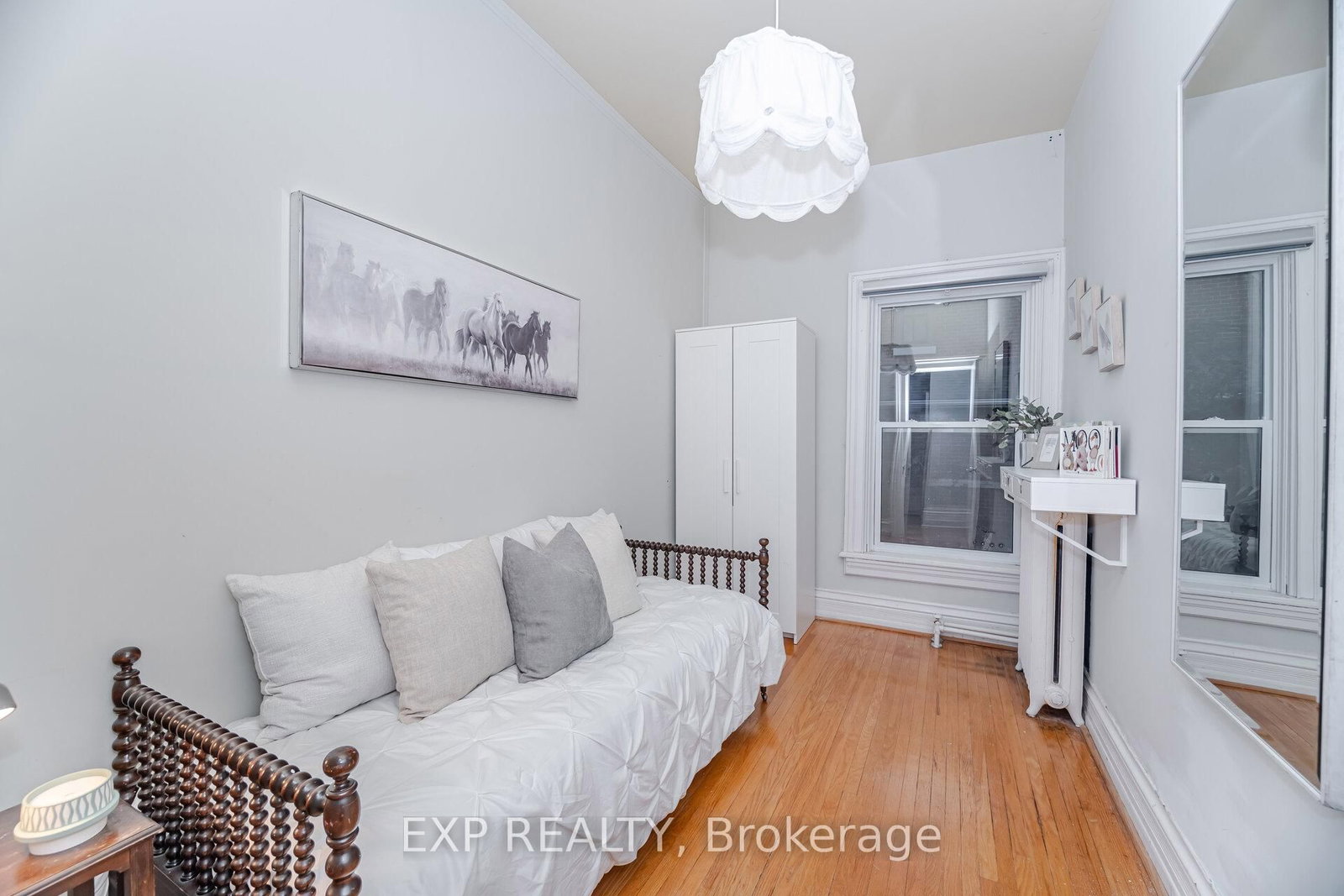 Detached House for sale at 51 Chapel Street, Brampton, Ontario, L6W 2H5 - Downtown Brampton - MLS: W12959454