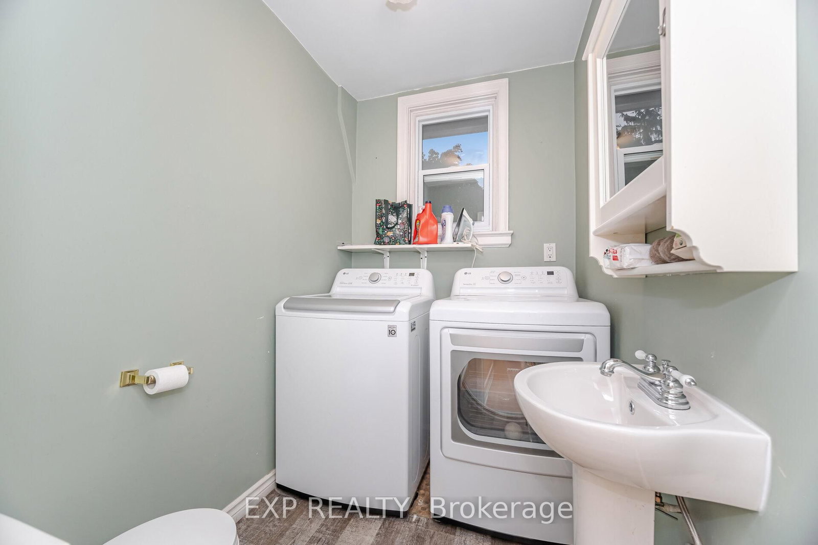 Detached House for sale at 51 Chapel Street, Brampton, Ontario, L6W 2H5 - Downtown Brampton - MLS: W12959454