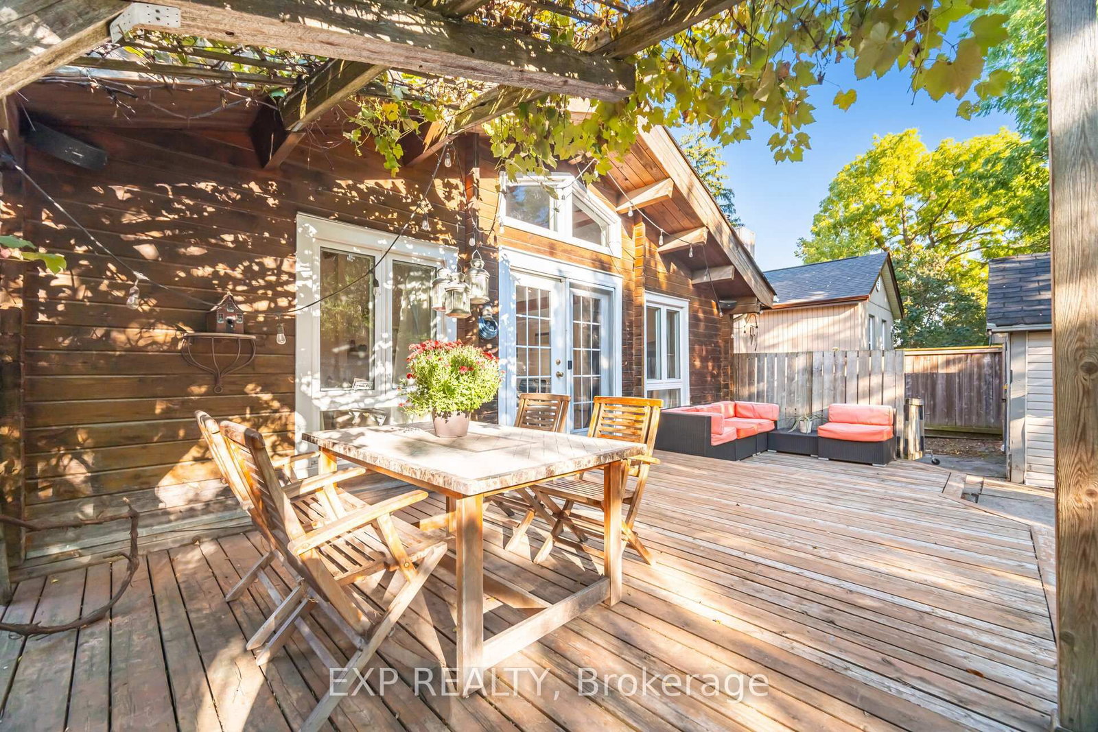 Detached House for sale at 51 Chapel Street, Brampton, Ontario, L6W 2H5 - Downtown Brampton - MLS: W12959454