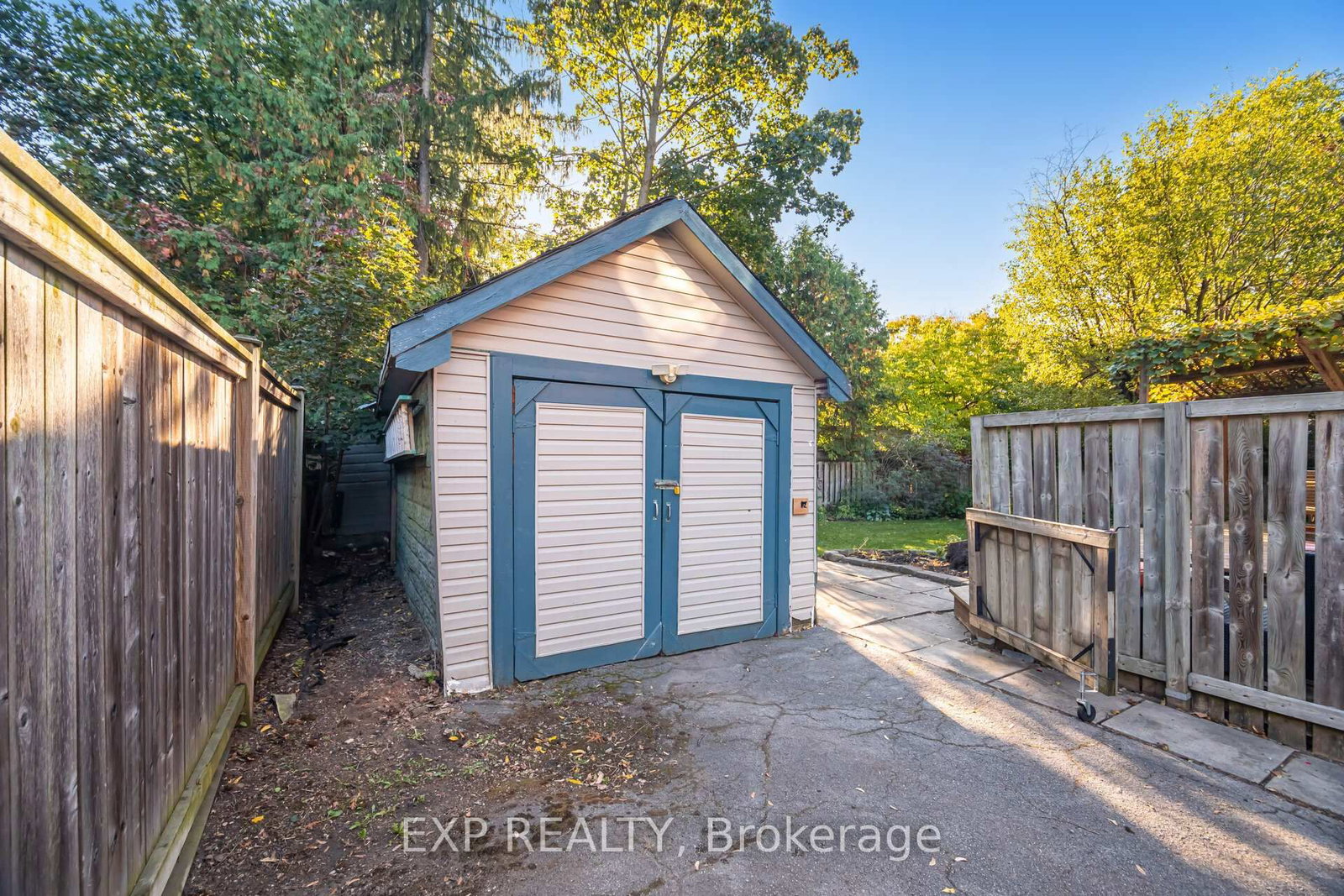 Detached House for sale at 51 Chapel Street, Brampton, Ontario, L6W 2H5 - Downtown Brampton - MLS: W12959454