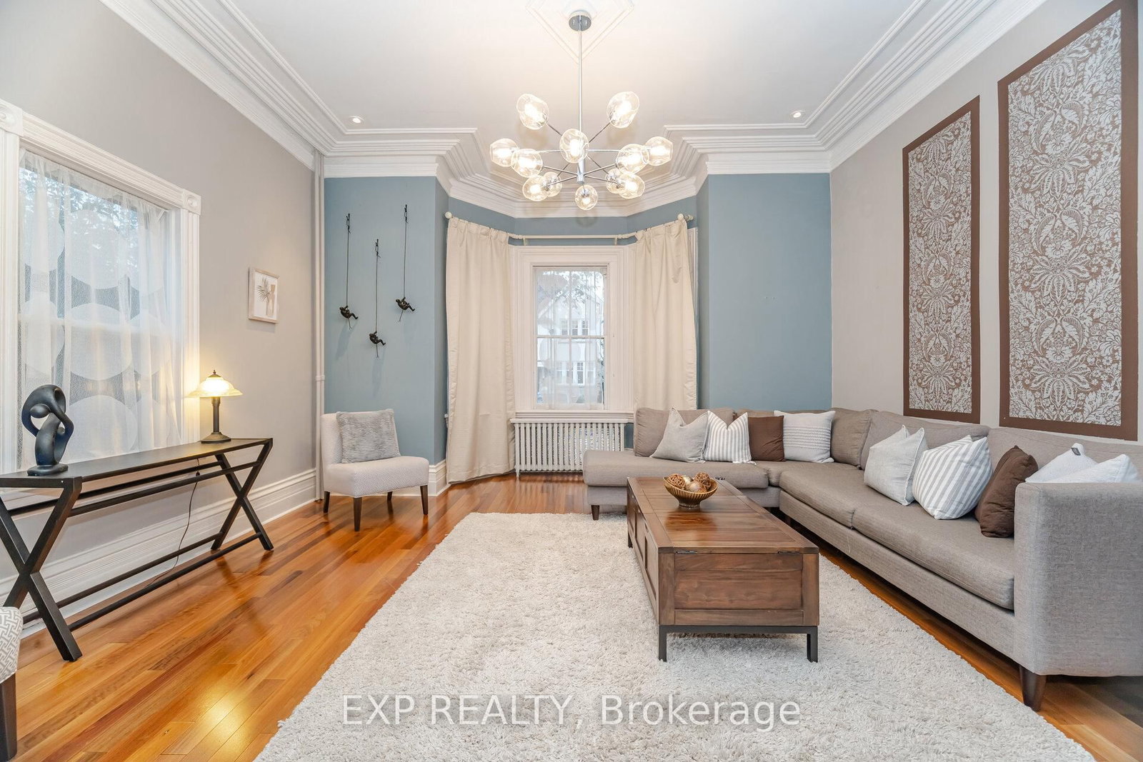 Detached House for sale at 51 Chapel Street, Brampton, Ontario, L6W 2H5 - Downtown Brampton - MLS: W12959454