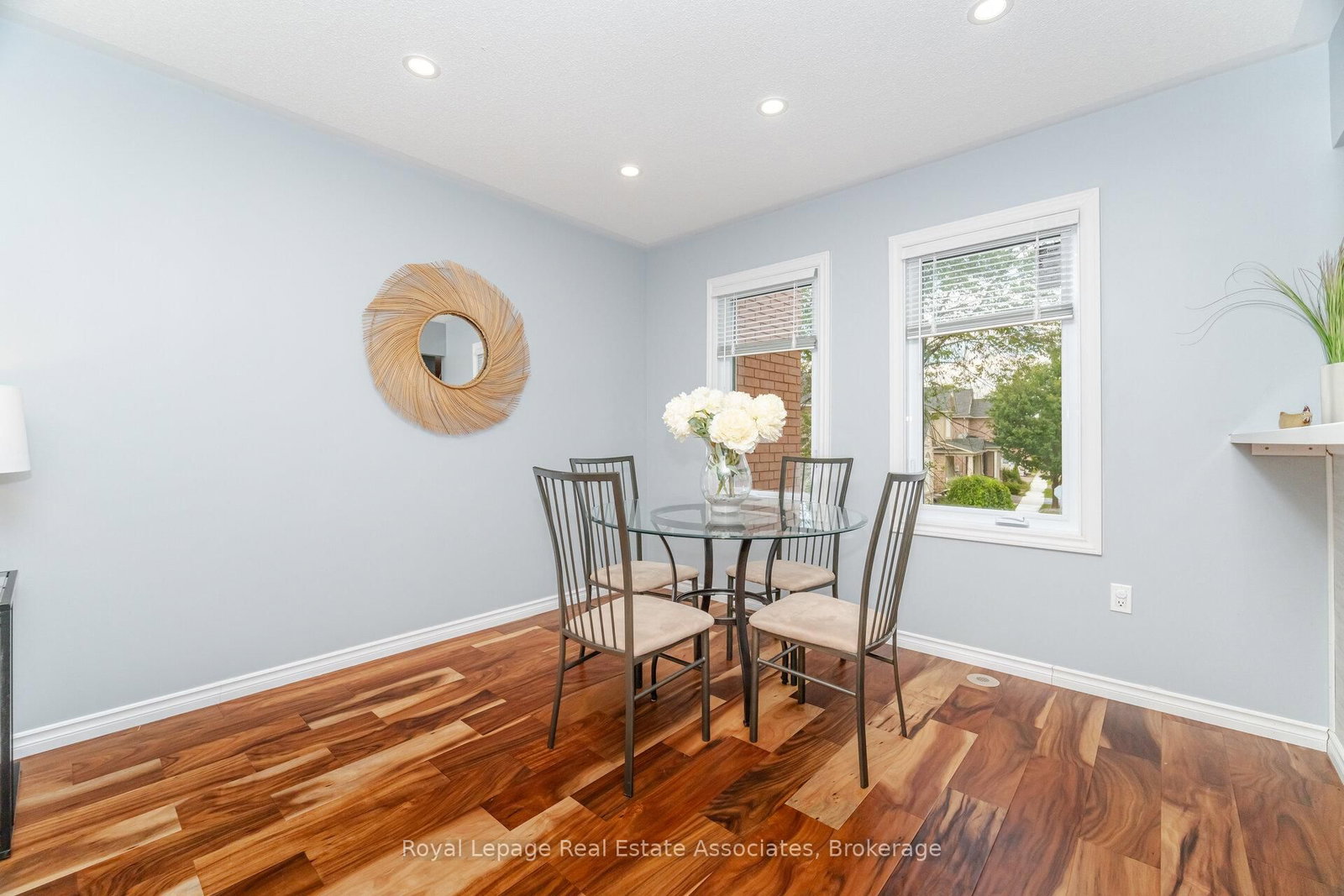 Townhouse for sale at 932 Burgess Gdns, Milton, Ontario, L9T 0K8 - Coates - MLS: W12959580