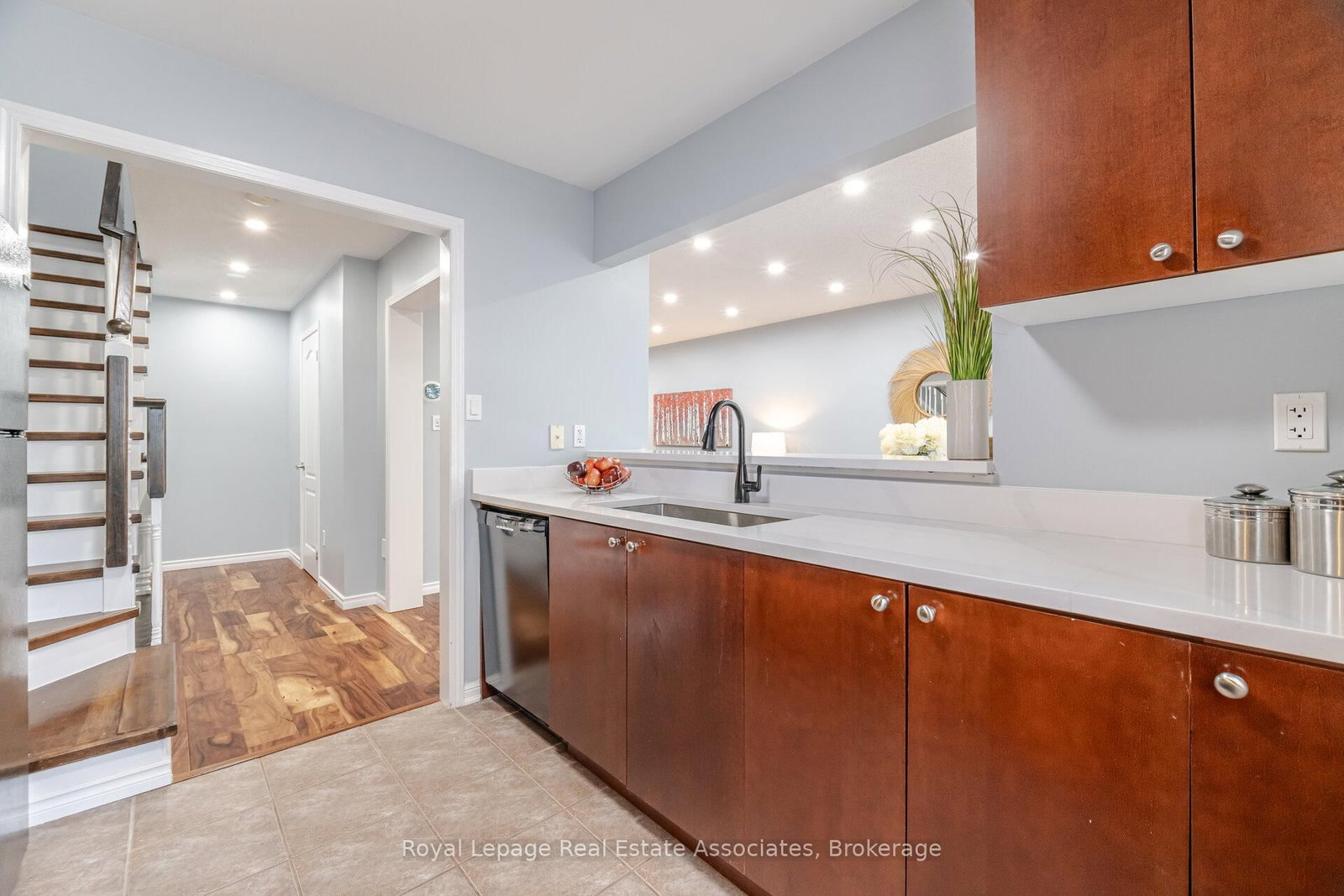 Townhouse for sale at 932 Burgess Gdns, Milton, Ontario, L9T 0K8 - Coates - MLS: W12959580