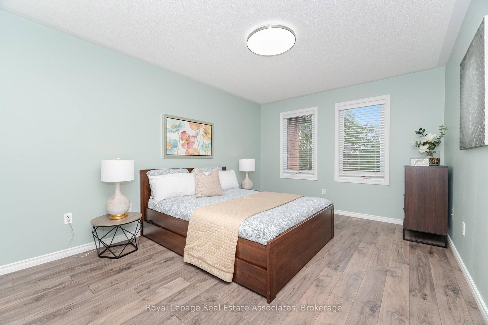 Townhouse for sale at 932 Burgess Gdns, Milton, Ontario, L9T 0K8 - Coates - MLS: W12959580