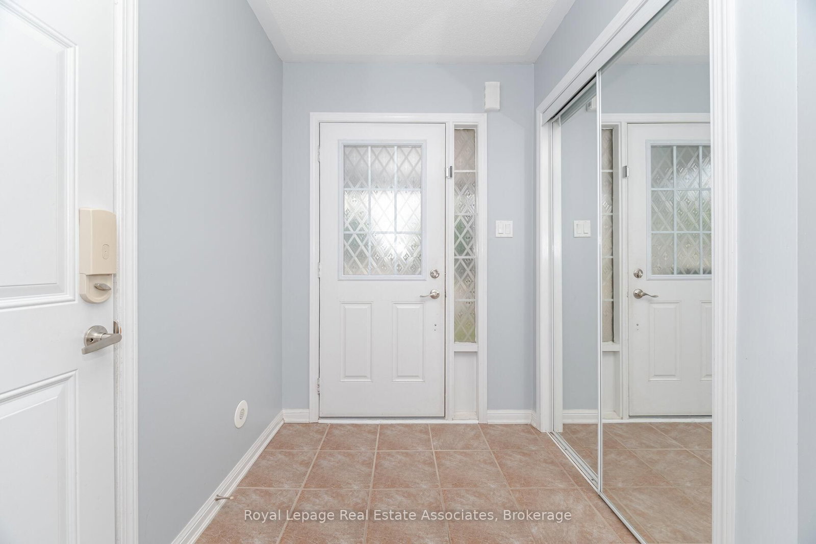 Townhouse for sale at 932 Burgess Gdns, Milton, Ontario, L9T 0K8 - Coates - MLS: W12959580