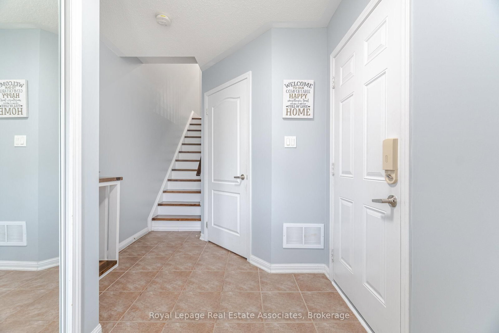 Townhouse for sale at 932 Burgess Gdns, Milton, Ontario, L9T 0K8 - Coates - MLS: W12959580