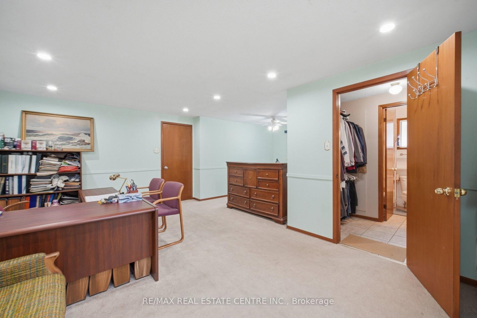 Detached House for sale at 32 Dafoe Crescent, Brampton, Ontario, L6Y 2L2 - Fletcher's West - MLS: W12959586