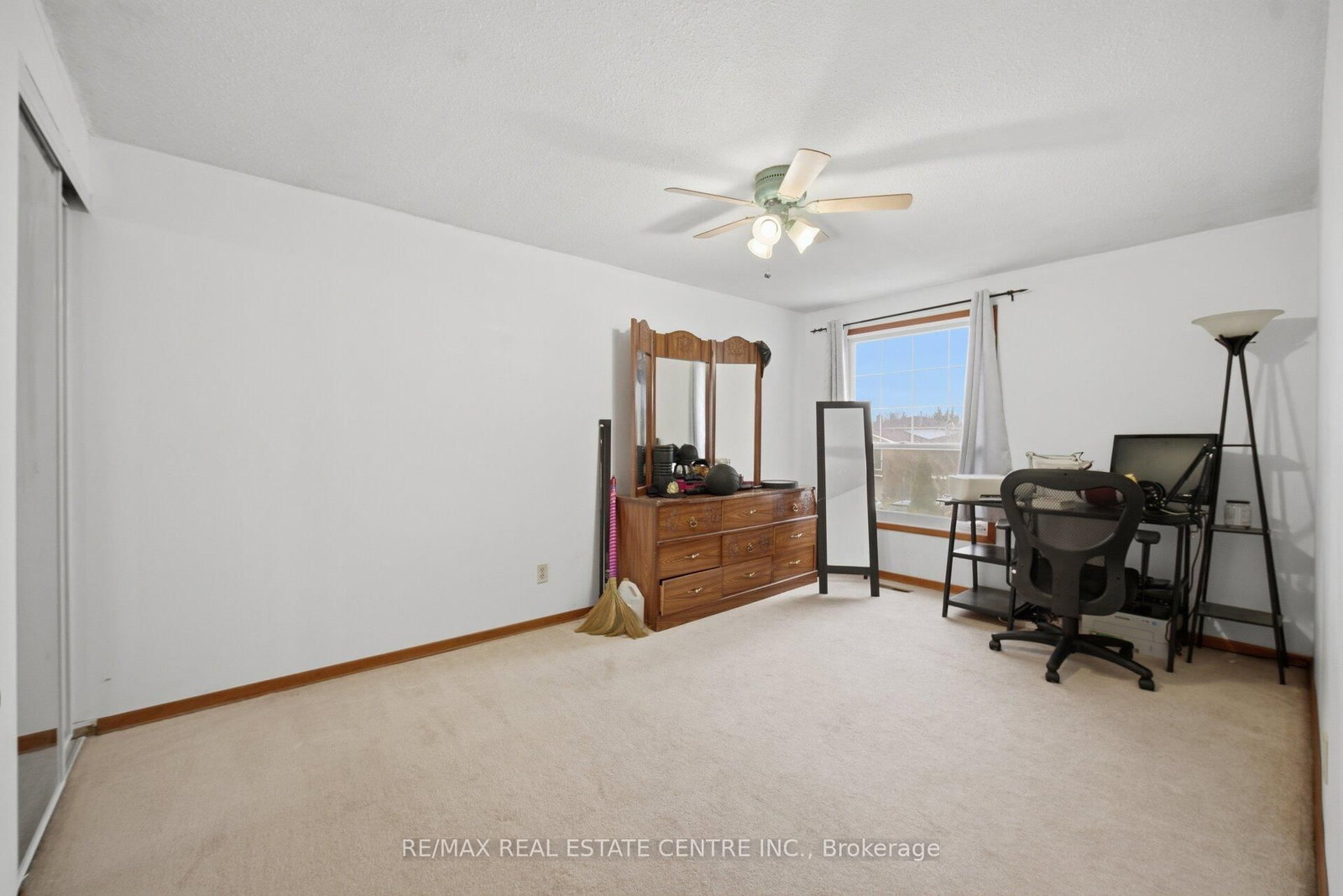 Detached House for sale at 32 Dafoe Crescent, Brampton, Ontario, L6Y 2L2 - Fletcher's West - MLS: W12959586