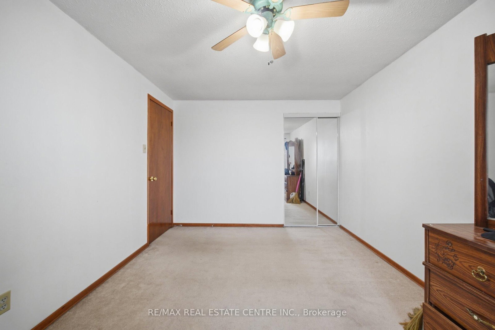 Detached House for sale at 32 Dafoe Crescent, Brampton, Ontario, L6Y 2L2 - Fletcher's West - MLS: W12959586