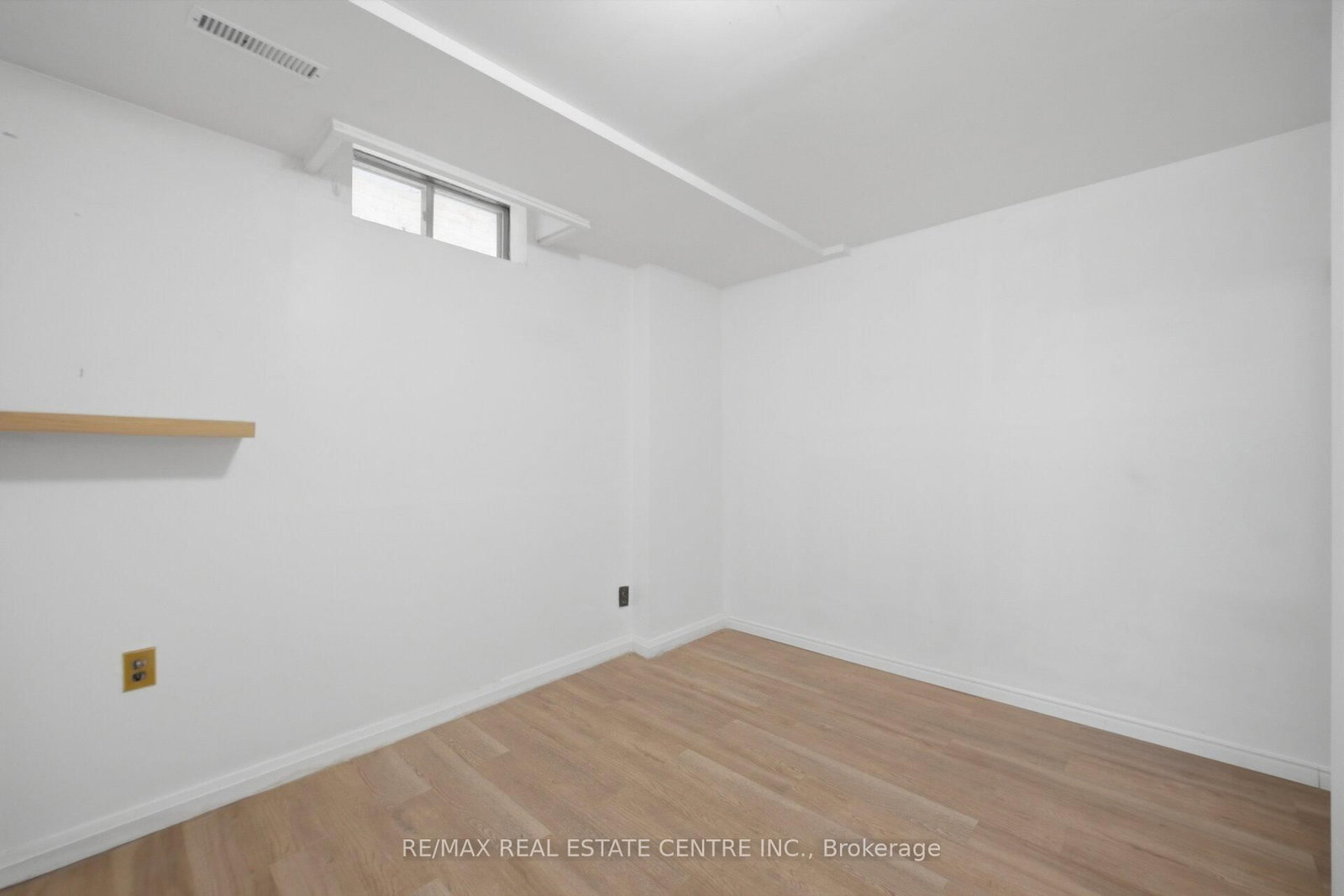 Detached House for sale at 32 Dafoe Crescent, Brampton, Ontario, L6Y 2L2 - Fletcher's West - MLS: W12959586