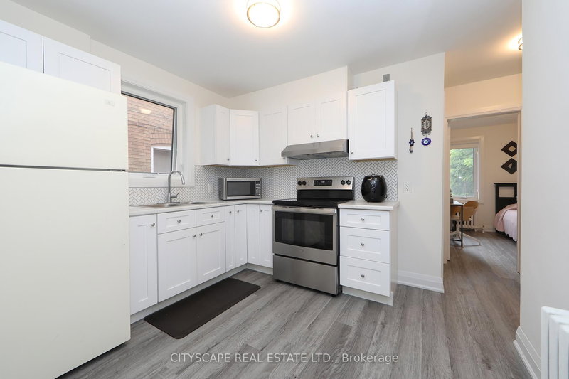 Main - 459 Hopewell Ave, Toronto, M6E 2S4 | Image 2