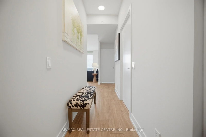 901 - 215 Veterans Dr, Brampton, L7A 5L6 | Image 3